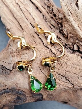 Vintage Gold-Tone Emerald Green Teardrop Earrings With Patented ClipOn Mechanism